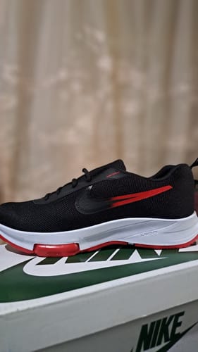 Customer photo review of Tenis 025 Negro Negro Rojo