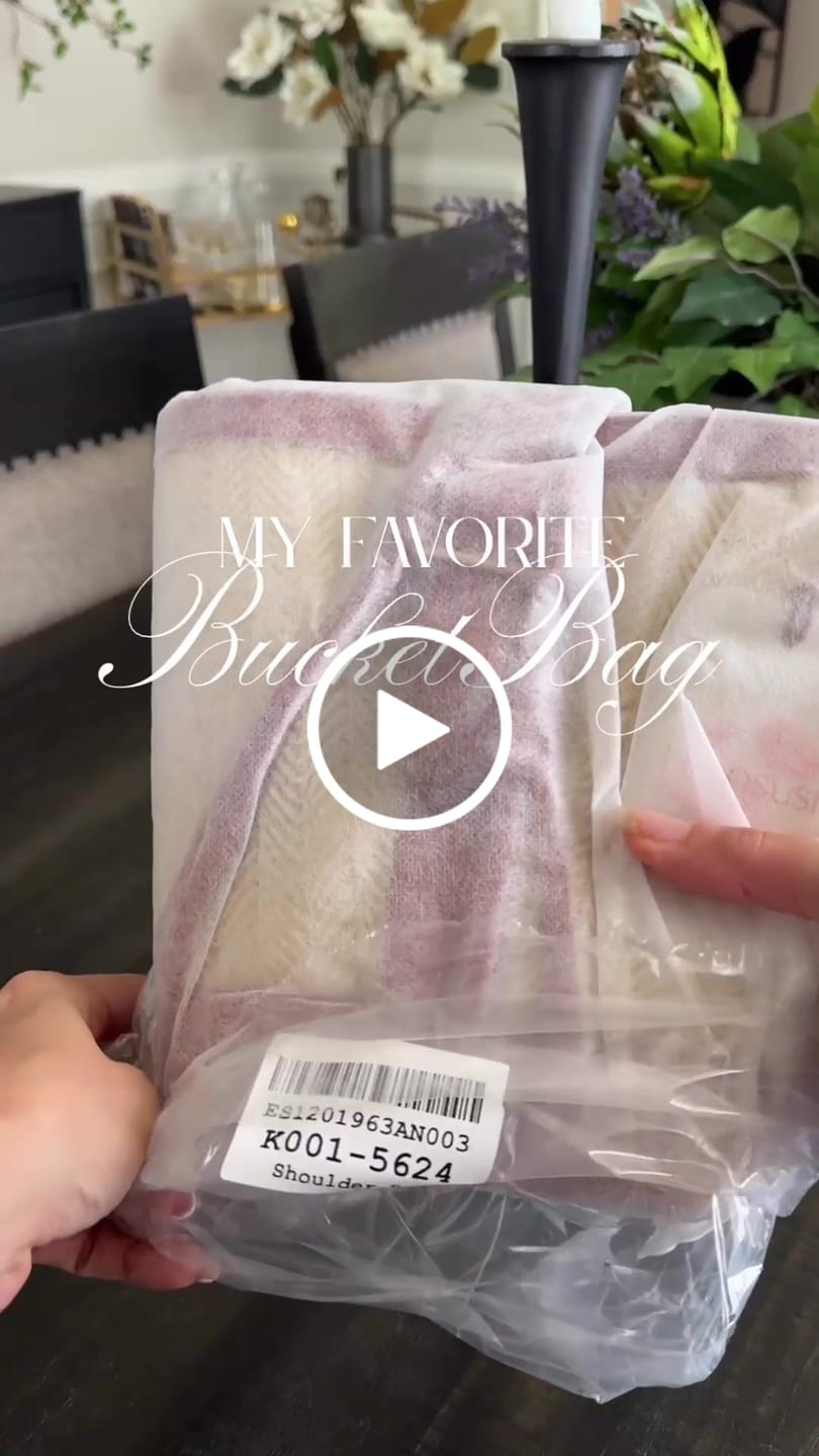 Customer video review of Marina Raffia Straw Bucket Bag
