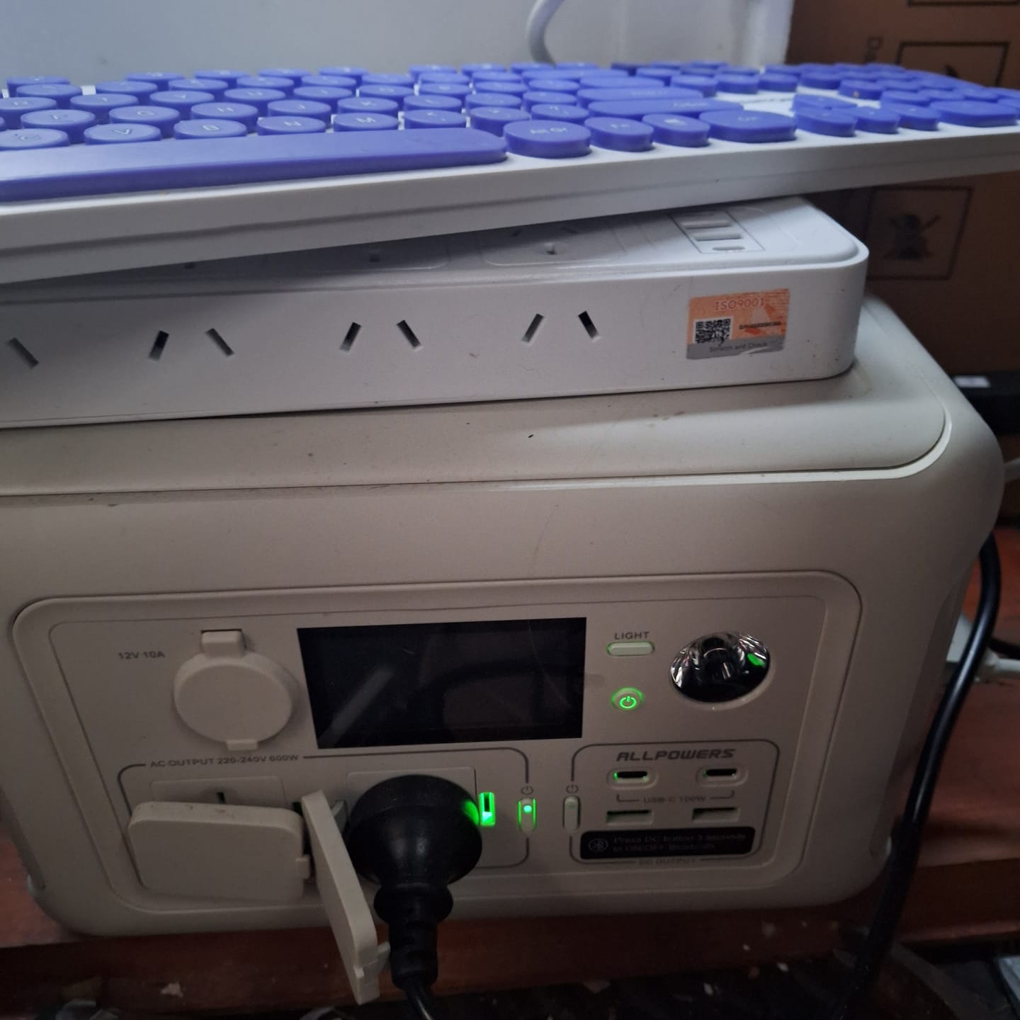 Customer photo review of ALLPOWERS 600W Solar Generator Kit (R600 + SP027 100W Solar Panel)