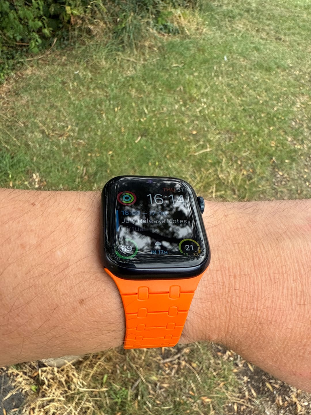 Customer photo review of Magnetic Soft Silicone Strap for Apple Watch