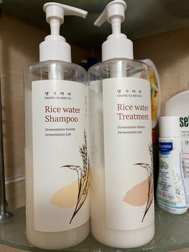 Customer photo review of Изглаждащ шампоан против косопад за увредена и хвърчаща коса DOORI Перлен Блясък Rice Water Shampoo