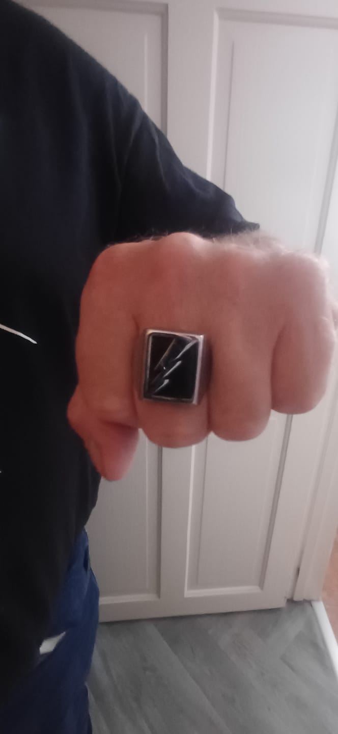 Customer photo review of LIGHTNING.
