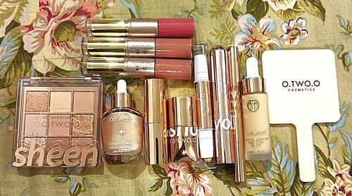 Customer photo review of O.TWO.O HAUTE GALAXY SWIRL LIQUID HIGHLIGHTER