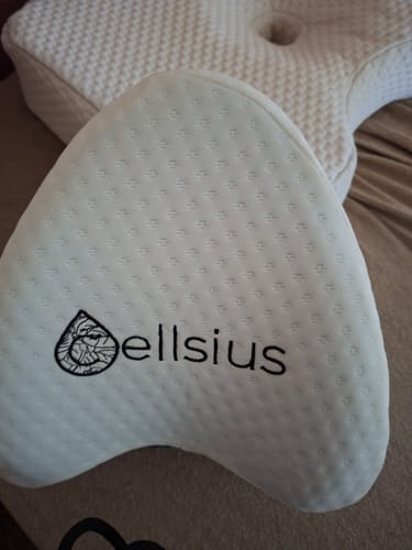 Customer photo review of Cellsius Orthopädisches Kniekissen - Das Geheimnis eines schmerzfreien Schlafs