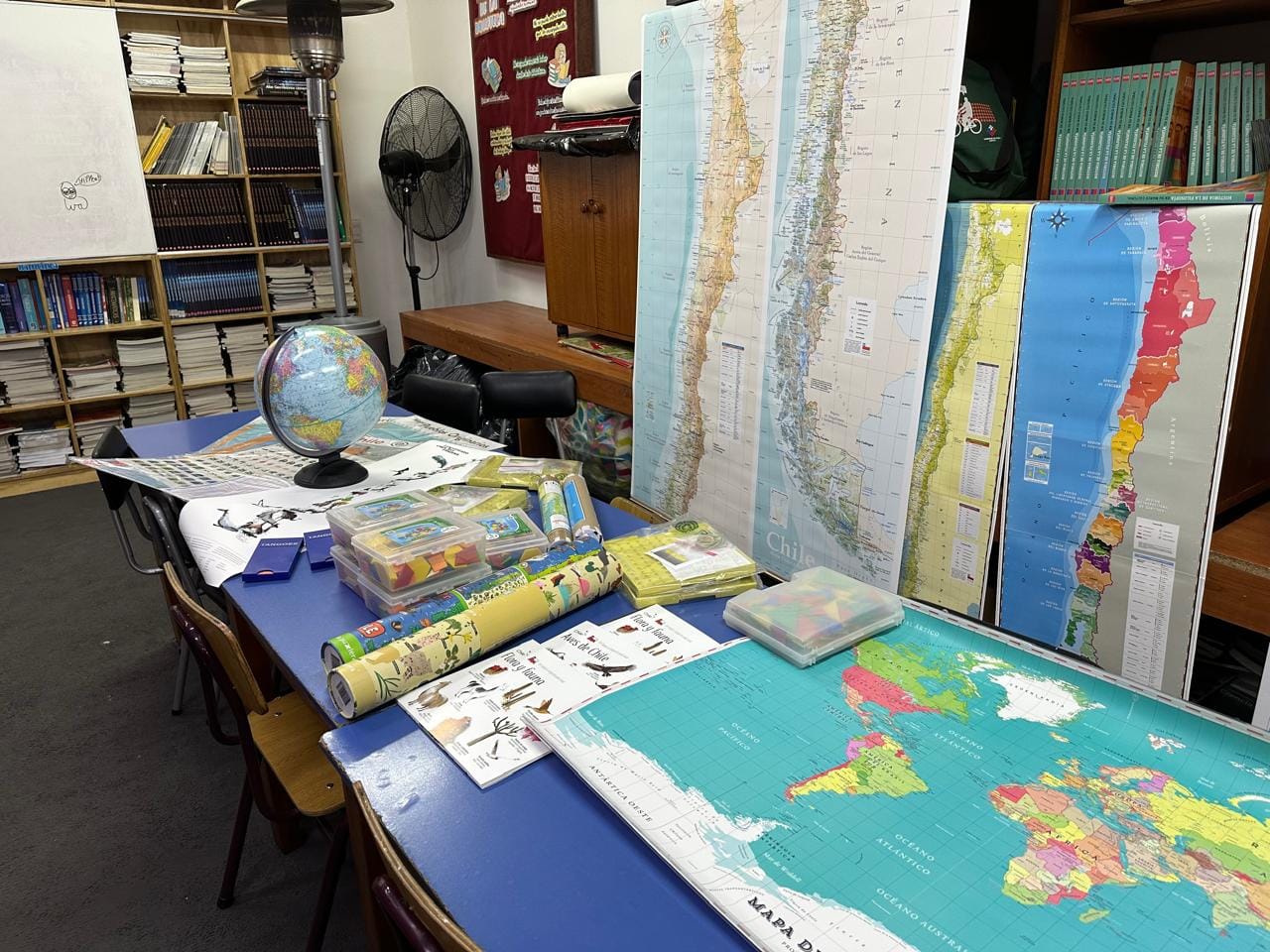Customer photo review of Mapa del Mundo Político y Geográfico 2024 - Lámina