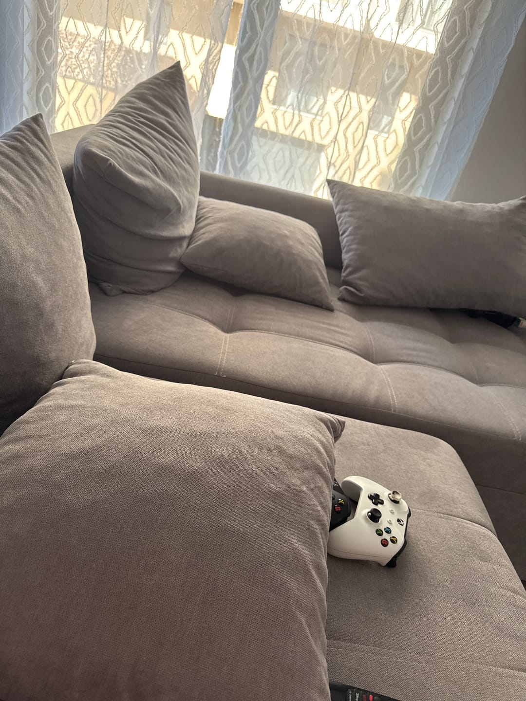 Customer photo review of Colțar extensibil dumonde cu ladă de depozitare si sezut confortabil din spuma HR, Loana Grey II 270x185 cm