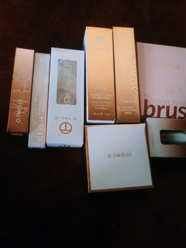 Customer photo review of O.TWO.O INVISIBLE COVER FOUNDATION