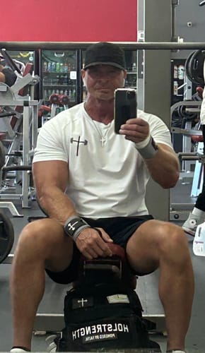 Customer photo review of HolStrength Wrist Wraps 18"