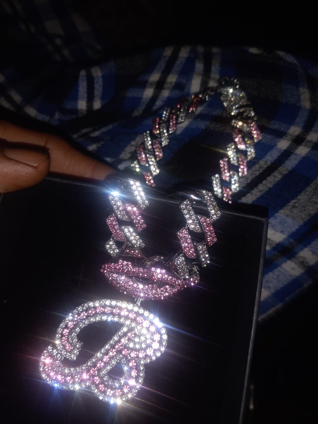 Customer photo review of LUXIIVA® PINK LIPS INITIAL PENDANT(Ready to Ship)