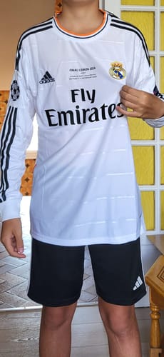 Customer photo review of Cristiano Ronaldo  Real  Madrid 2014 Lisbon Final Champions League Long Sleeve Jersey