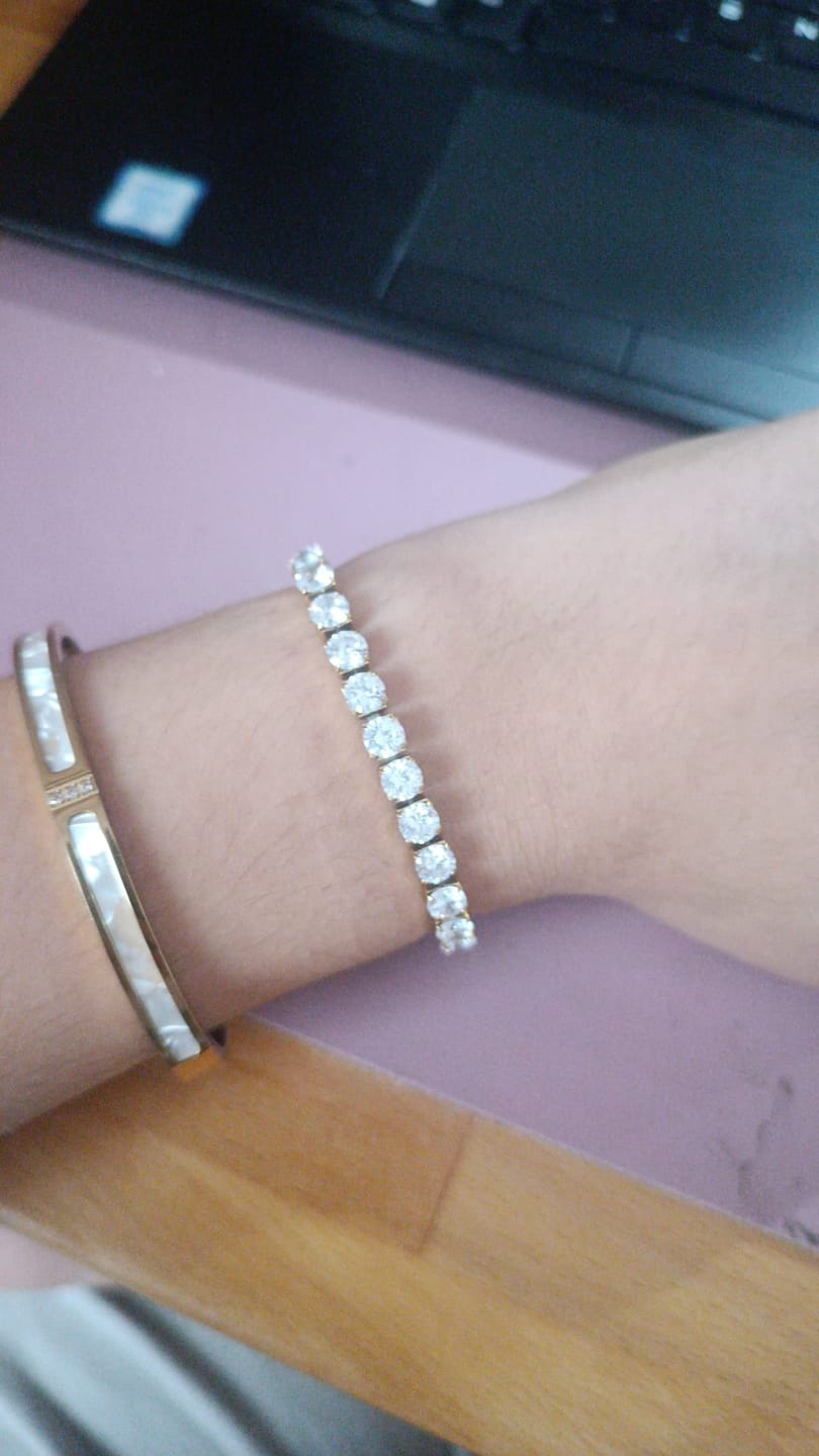 Customer photo review of Tennis Armband | 18K vergoldet