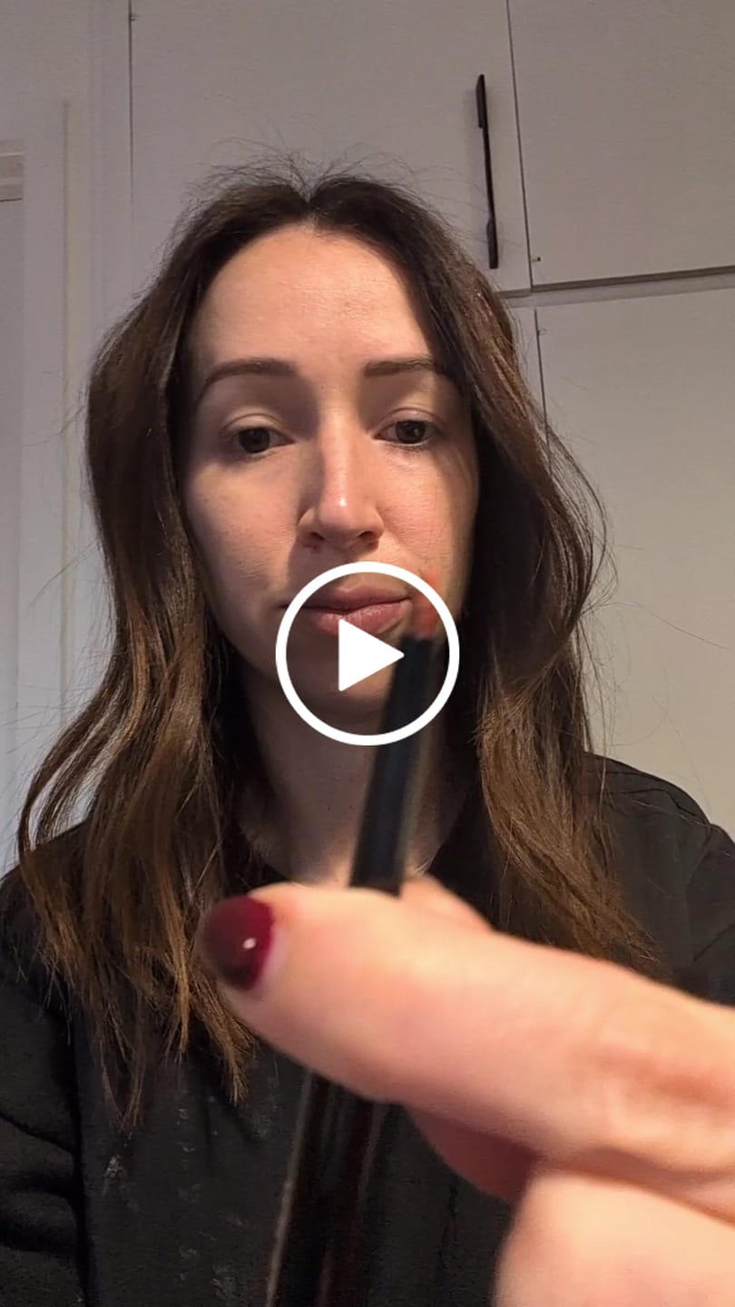 Customer video review of Soft Silhouette Lip Liner