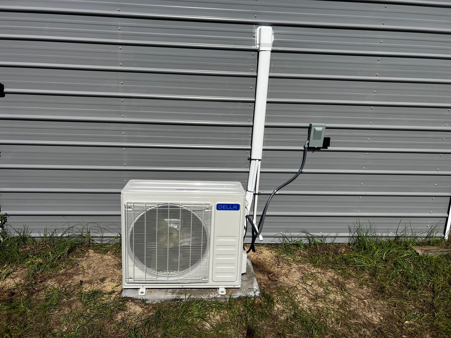 Customer photo review of DELLA Vario Series 36000 BTU 19 SEER2 Mini Split Heat Pump AC (R-454B) - Up to 2500 Sq.Ft.