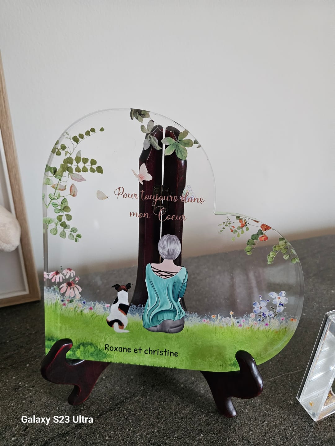 Customer photo review of Toujours à mes côtés - Cœur en verre personnalisé