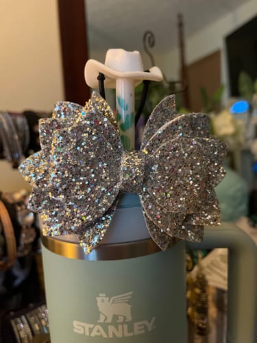 Customer photo review of SILVER Glitter Tumbler Bow