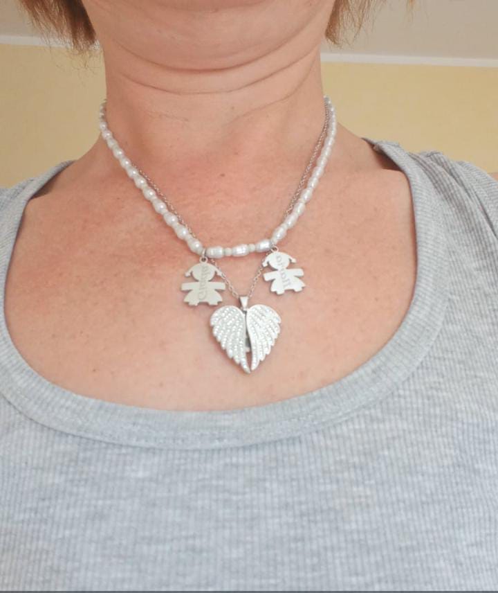 Customer photo review of Collana Angelo del mio cuore con incisione personalizzata, Collanina con nome del tuo angelo