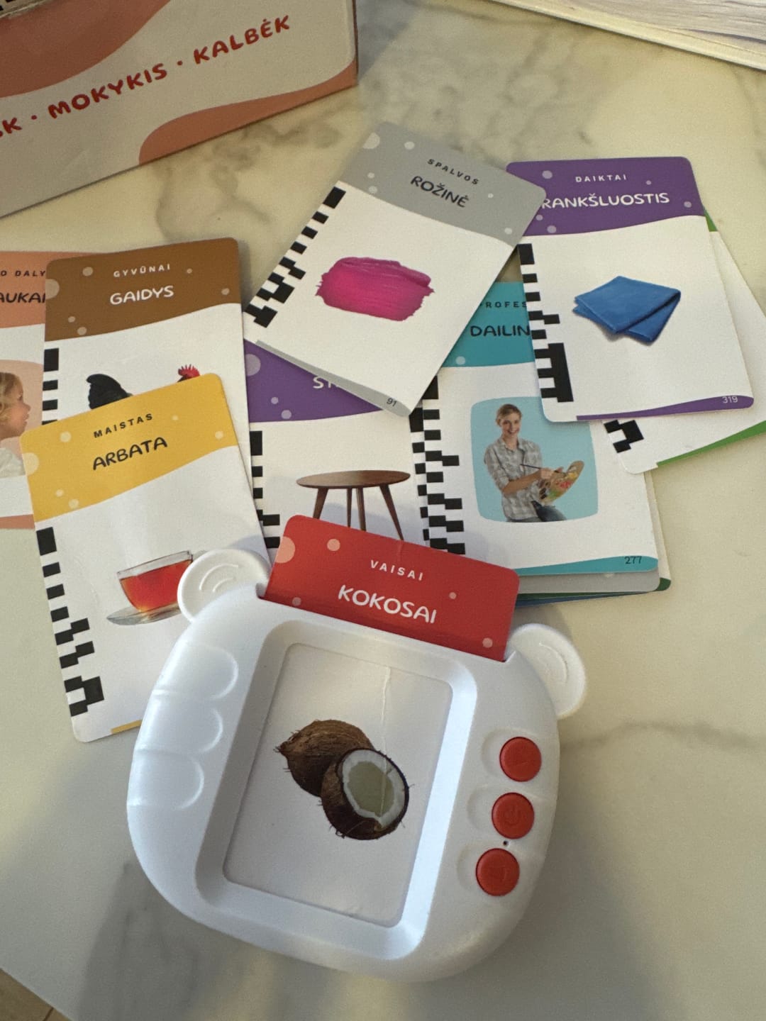 Customer photo review of „Luloo“ Lietuviškai įgarsintos lavinamosios kortelės vaikams, kalbančios lietuviškai