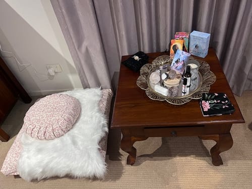 Customer photo review of Holly Amethyst - Meditation comfort bundle