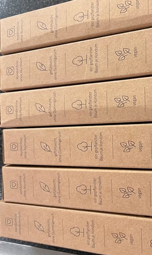 Customer photo review of Releaf | Baumpflanzende Kondome