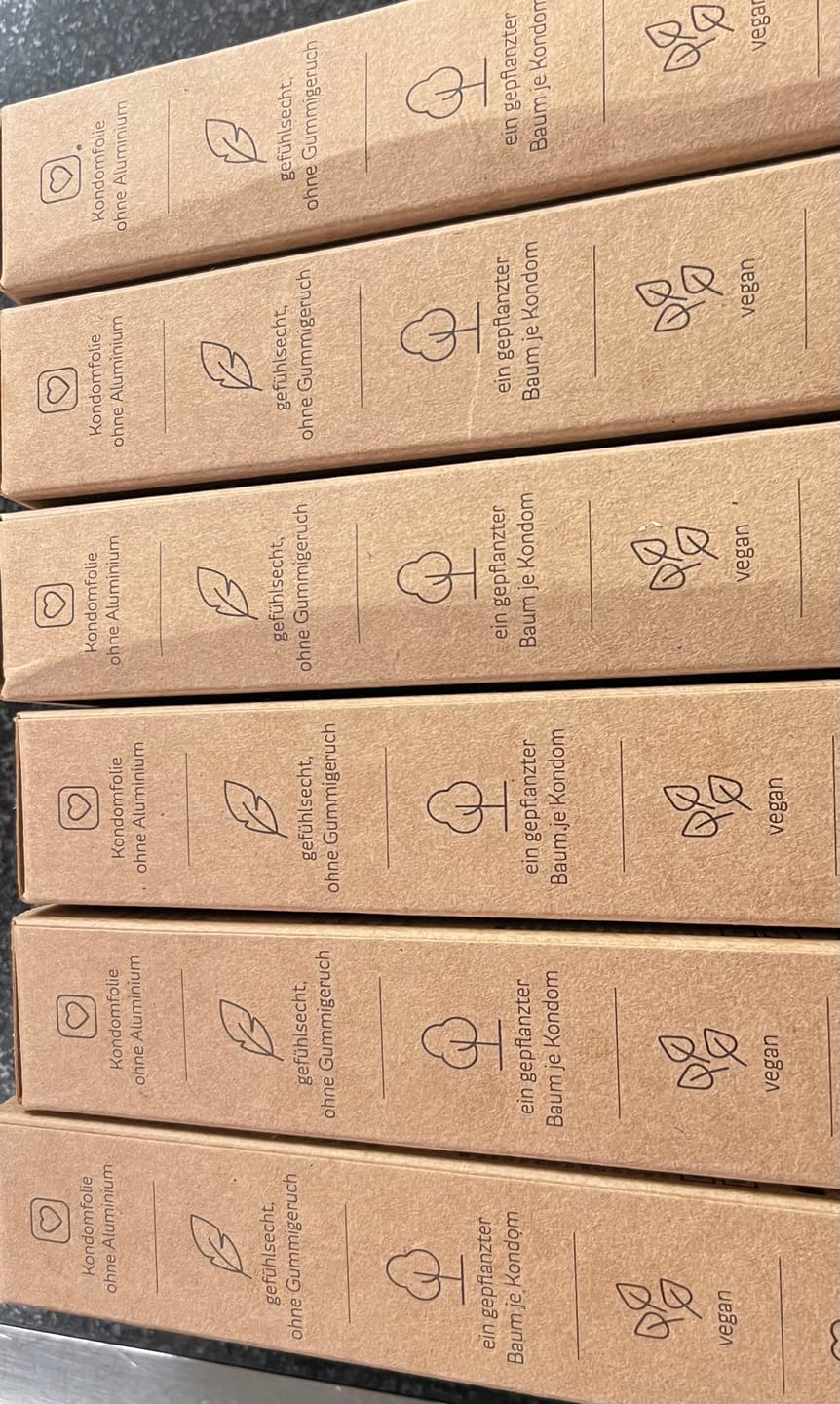 Customer photo review of Releaf | Baumpflanzende Kondome