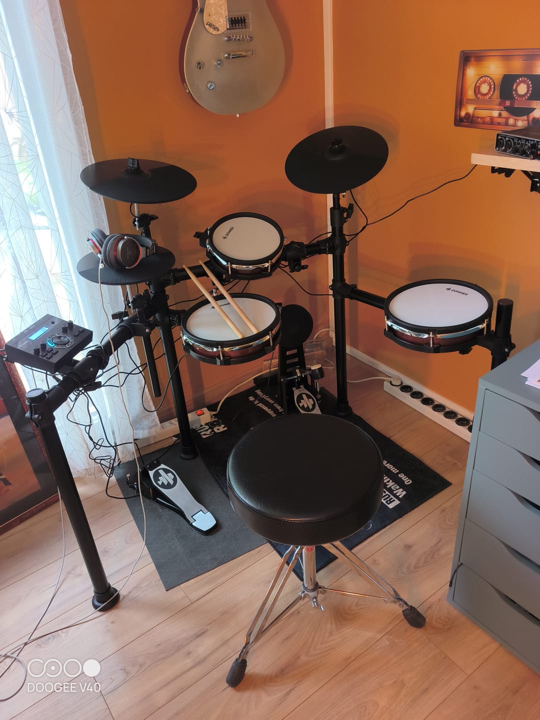 Customer photo review of Donner DED-200Max Batteries Electroniques