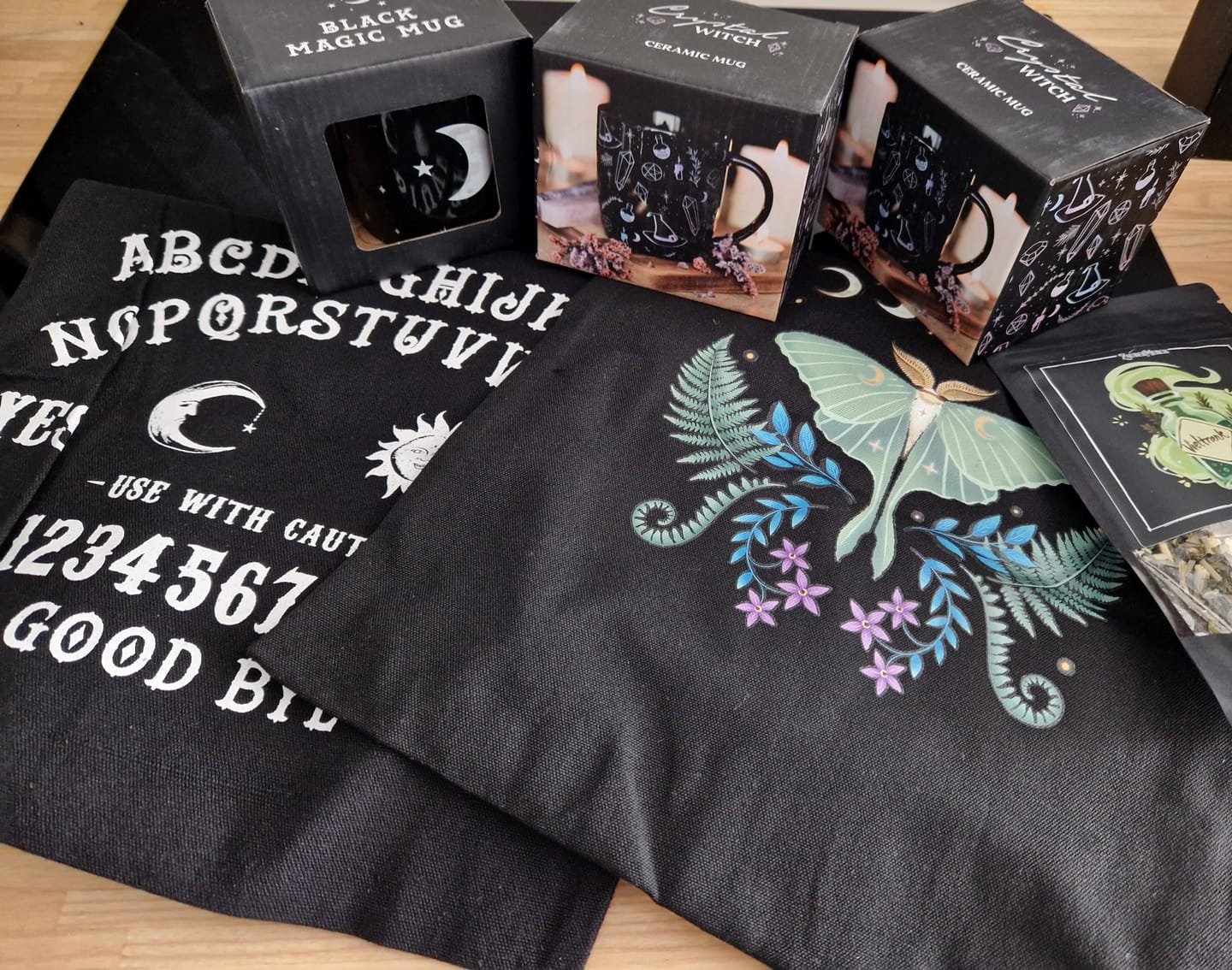 Customer photo review of Mondmotte Tote Bag – Mystische Tasche mit Mondmotiv