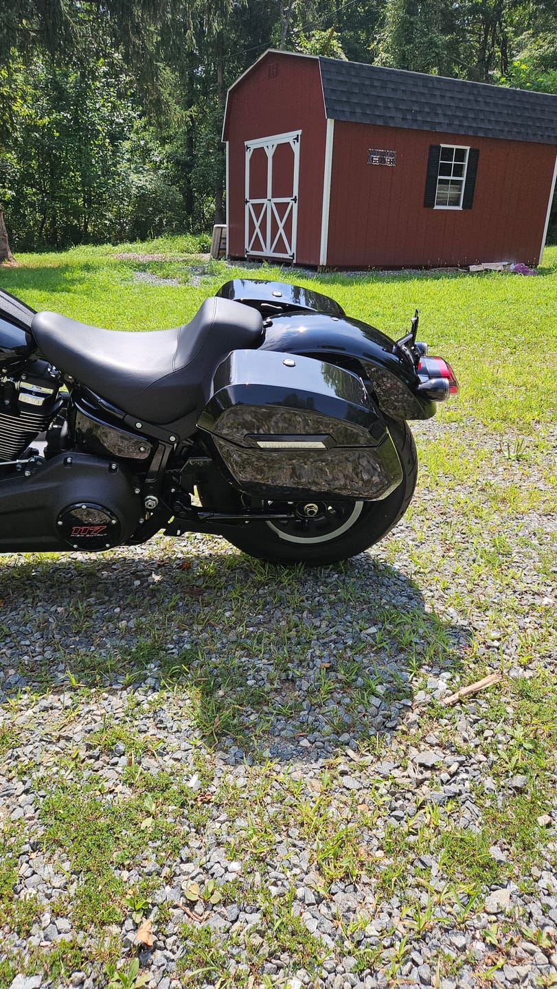 Customer photo review of 32L - Darkin Large Quick Mount Painted Hard Saddlebags for Harley Softail Low Rider S FXLRS