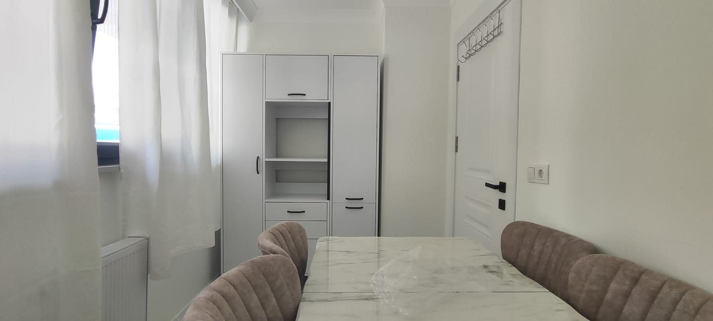 Customer photo review of Rani JE118 Çok Amaçlı Dolap 4 Kapaklı 3 Çekmeceli Kiler Mutfak Dolabı Beyaz