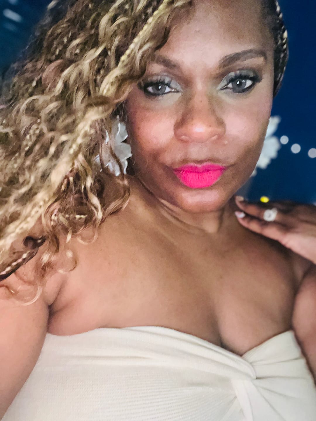 Customer photo review of Double Drawn Burmese Color #27 Honey Blonde Deep Wave Human Hair Bulk