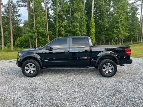 Customer photo review of 1.5" 2" 6x135mm Wheel Spacers For 2004-2014 Ford F150 Expedition Lincoln Navigator 14X2.0 Hubcentric