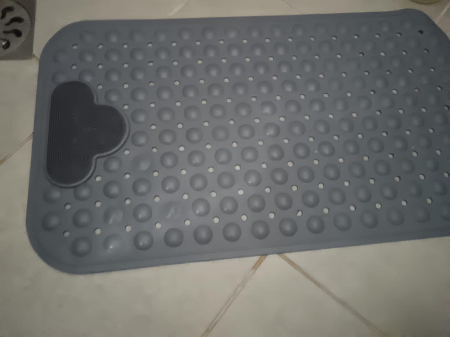 Customer photo review of Piso De Goma Antideslizante Tina Ducha Alfombra Bañera Cepil