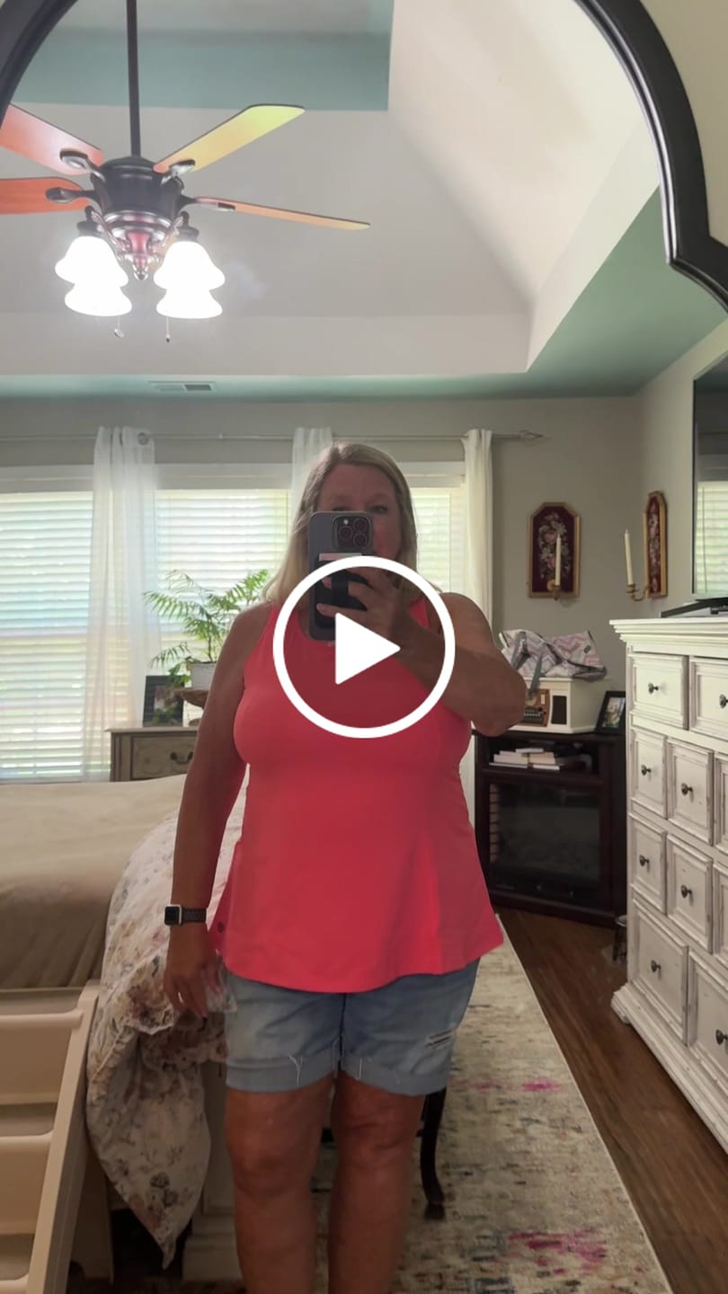Customer video review of Anti-Muffin-Top Flowy Tank Top