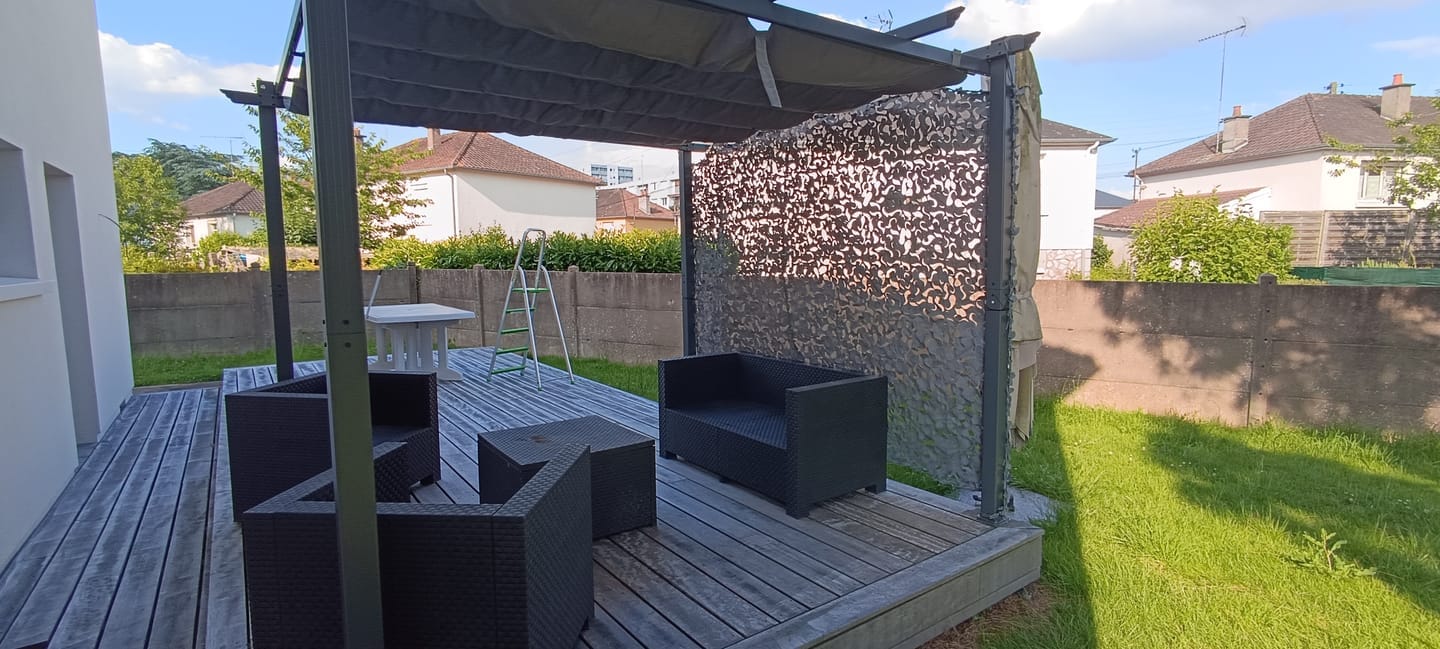 Customer photo review of Gray Camo Netting Sun Shade