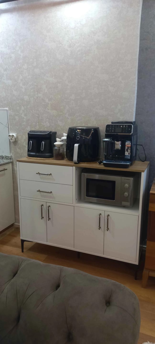 Customer photo review of Rani JE166 Kahve Köşesi Çok Amaçlı Dolap 4 Kapaklı 2 Çekmeceli Kiler Mutfak Dolabı Beyaz - Sepet Ceviz