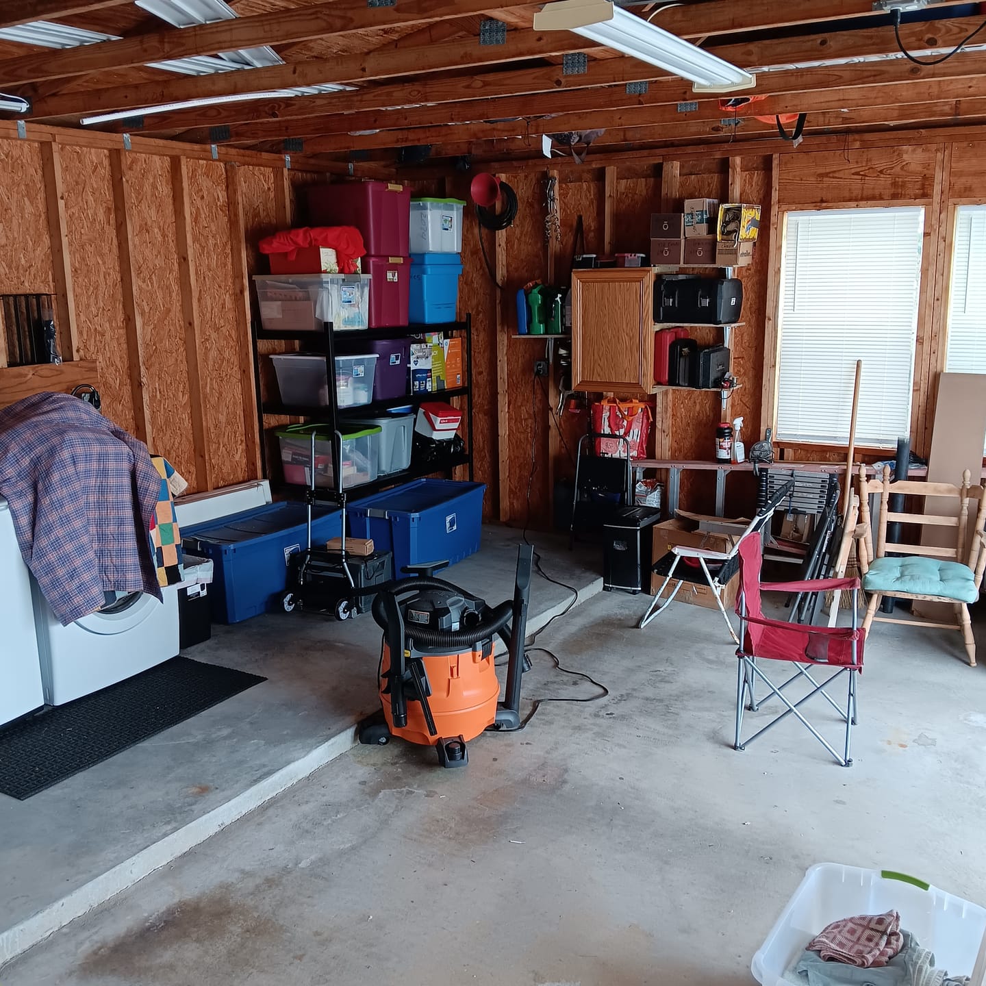 Customer photo review of Reibii 4-Tier 2650LBS Heavy Duty Industrial Garage Shelving Units,60" W Adjustable Metal Storage Shelves Racks for Garage, Warehouse, Basement