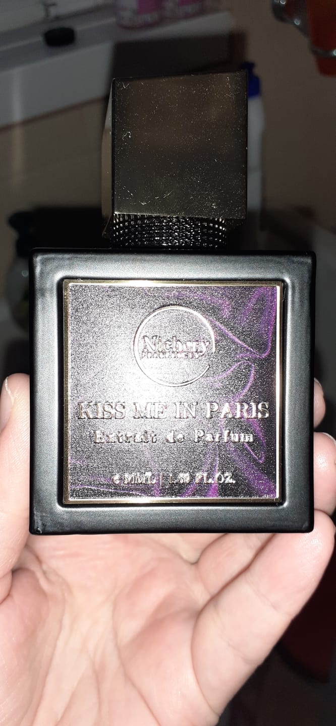 Customer photo review of Nichery Kiss Me in Paris Extrait de Parfum - Unisex 50ml