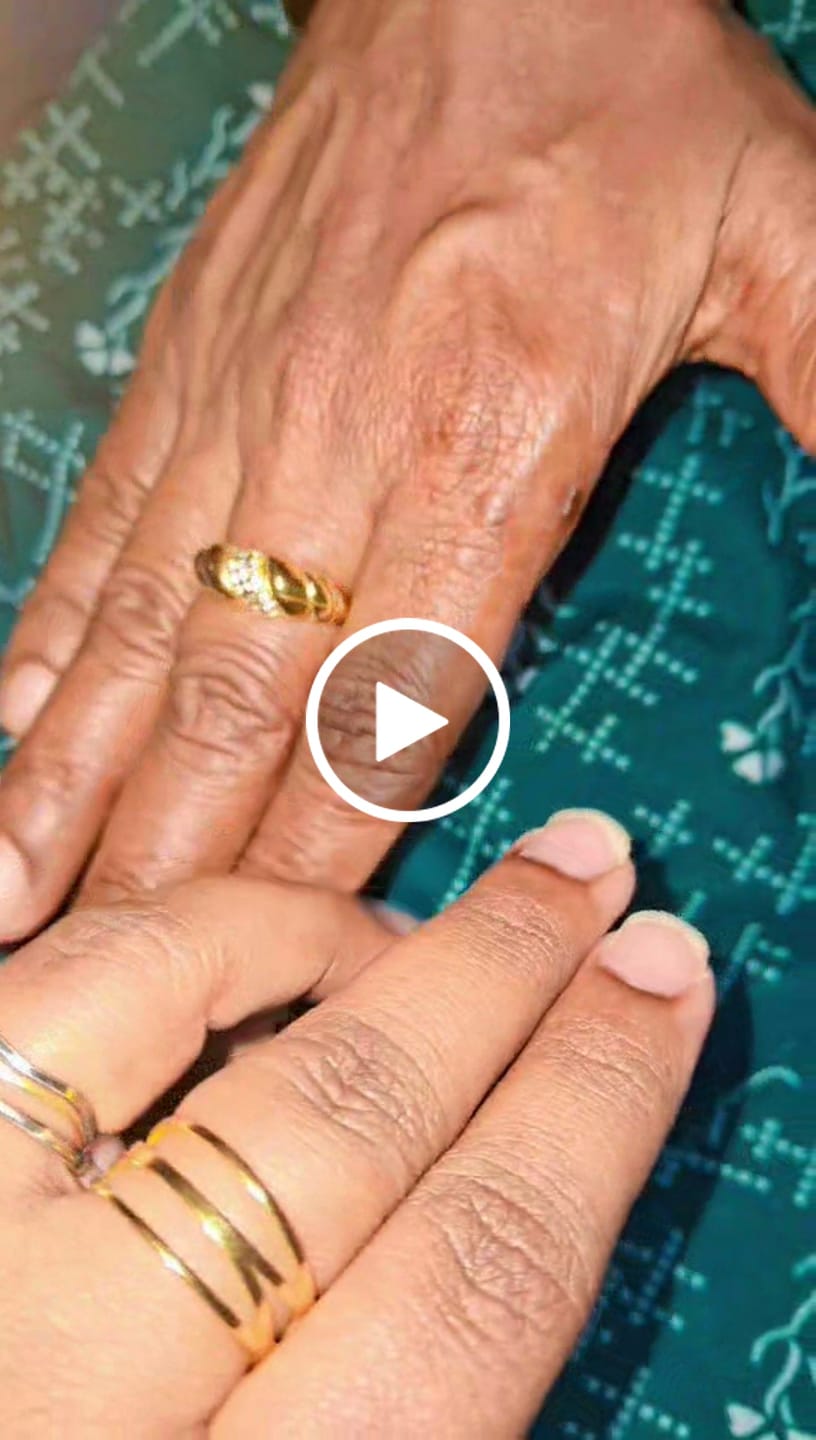 Customer video review of Zirconia Croissant Gold Ring