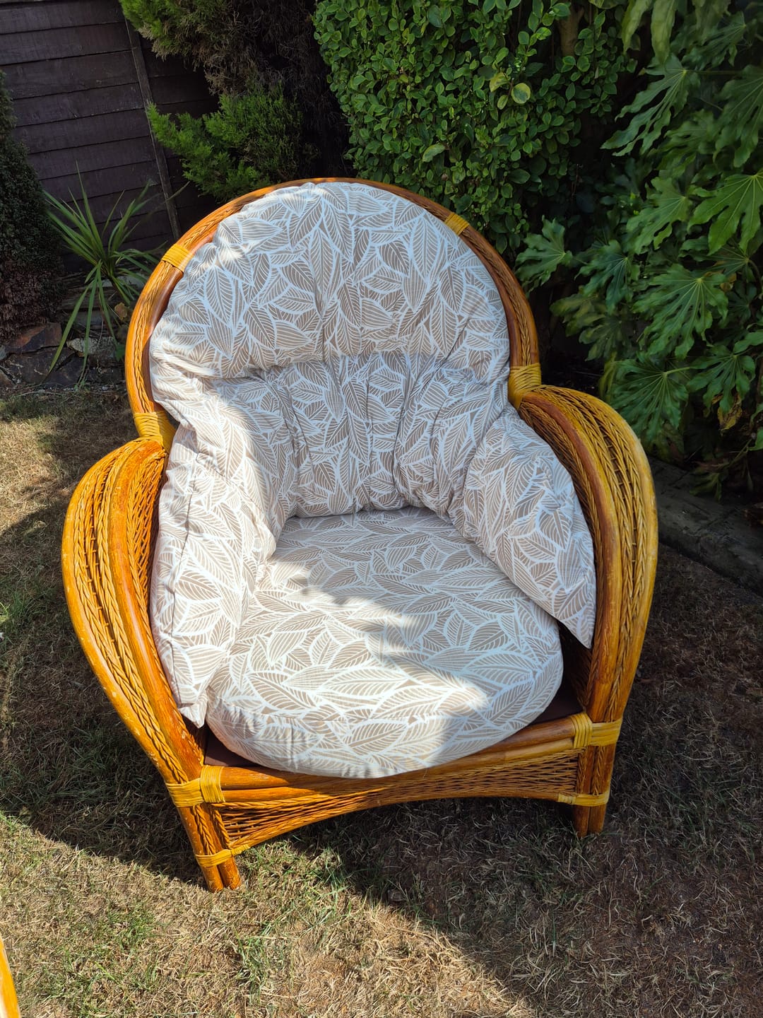 Customer photo review of Outlined Leaves Water Resistant Fabric