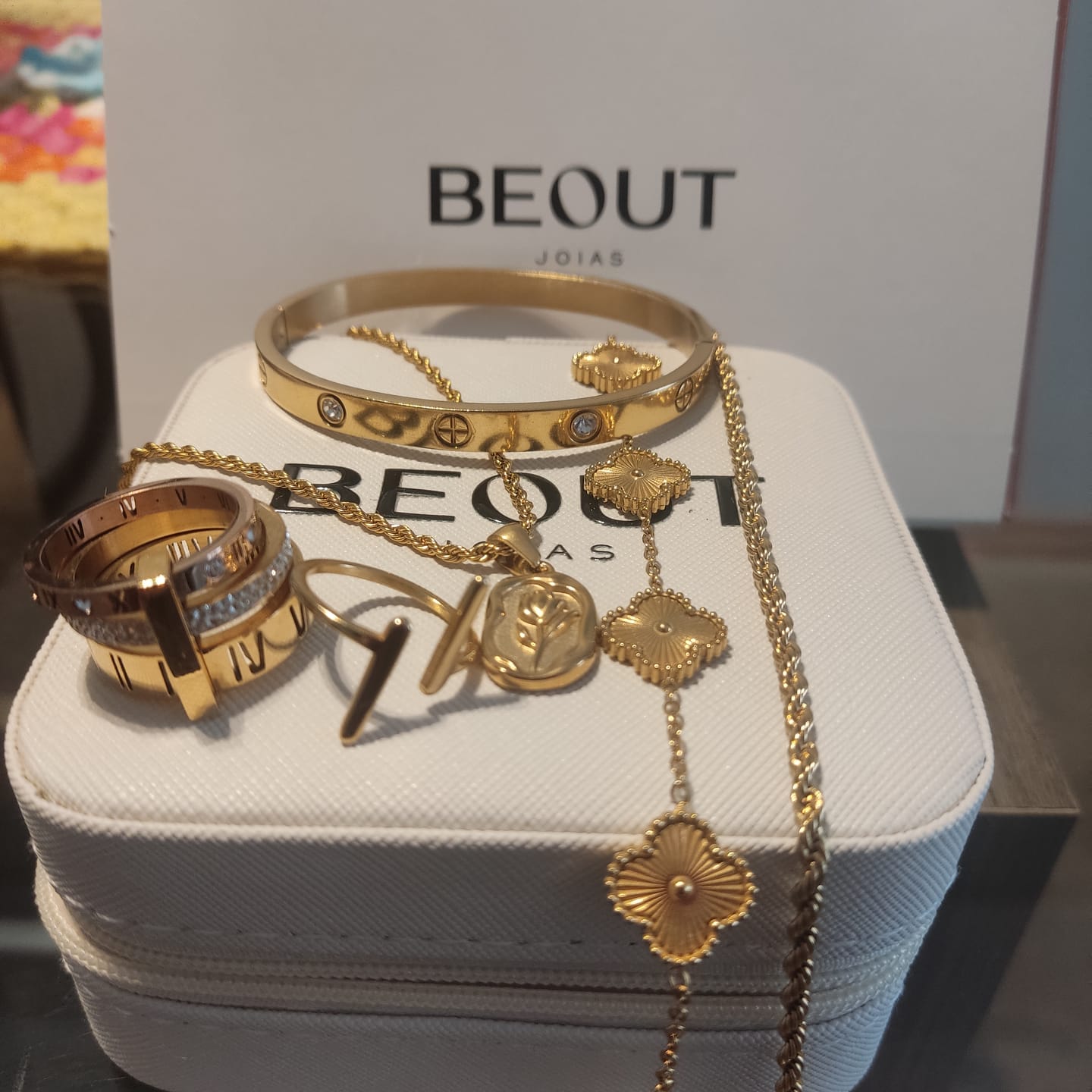 Customer photo review of Colar de Rede Baiana com Pingente de Rosa Banhado em Ouro 18k