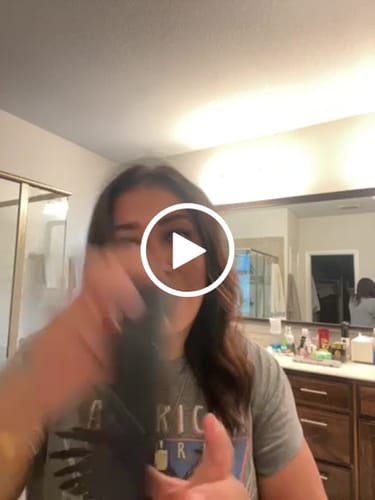 Customer video review of Piña Colada Hair Growth Supplement
