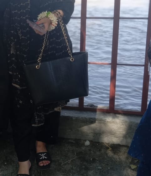 Customer photo review of Brown New Wave Tote Bag