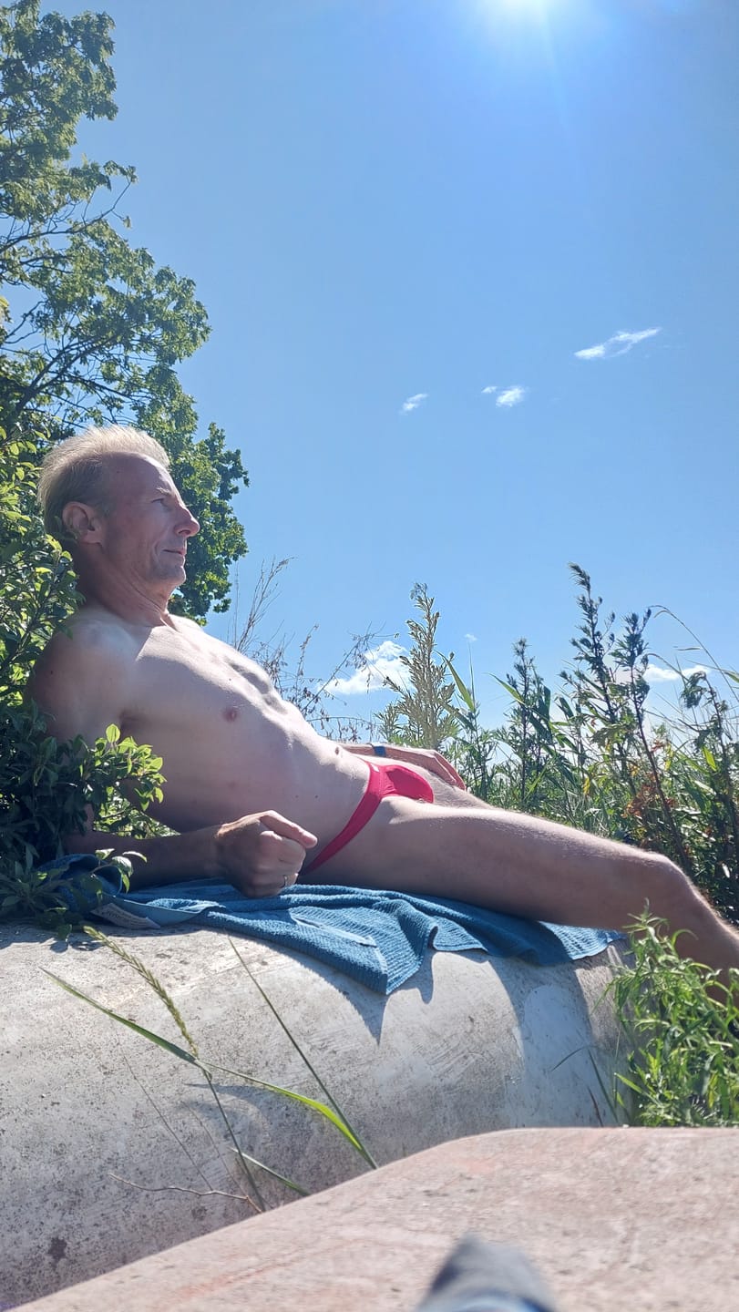 Customer photo review of 3-pack Men's Lace Obscure Embossed G-String Thong