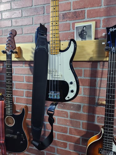 Customer photo review of Zero-Gravity Strap for Guitar & Bass