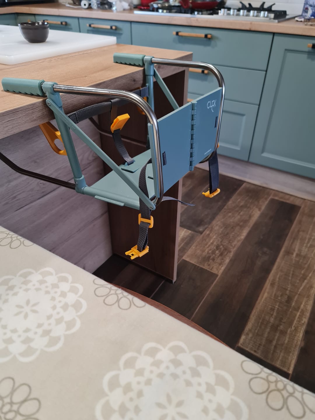 Customer photo review of Silla de comer para bebés Clak Salvia 2.0