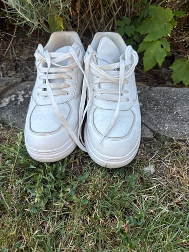 Customer photo review of ELEVATESHOES WHITE CASUAL