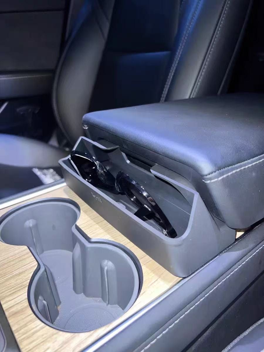 Customer photo review of US STOCK Armrest Box Silicone Sunglasses Holder For Model 3/Y 2020-2024