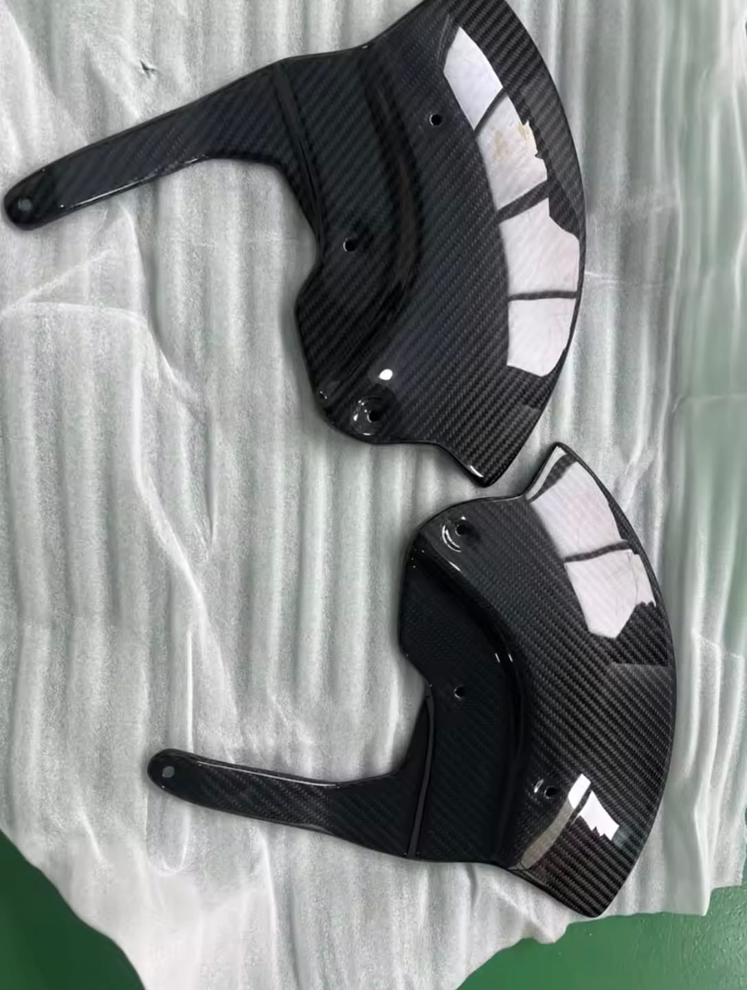 Customer photo review of Guardabarros y cubre discos en fibra de carbono real BMW S1000R 2021-2025 M1000RR S1000RR S1000XR M1000XR