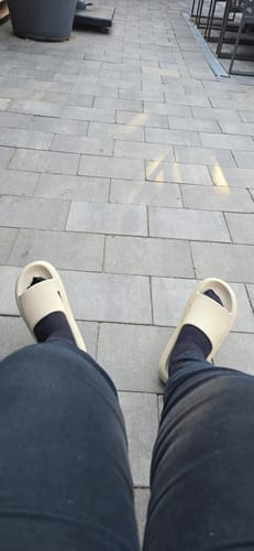 Customer photo review of HappyFlops