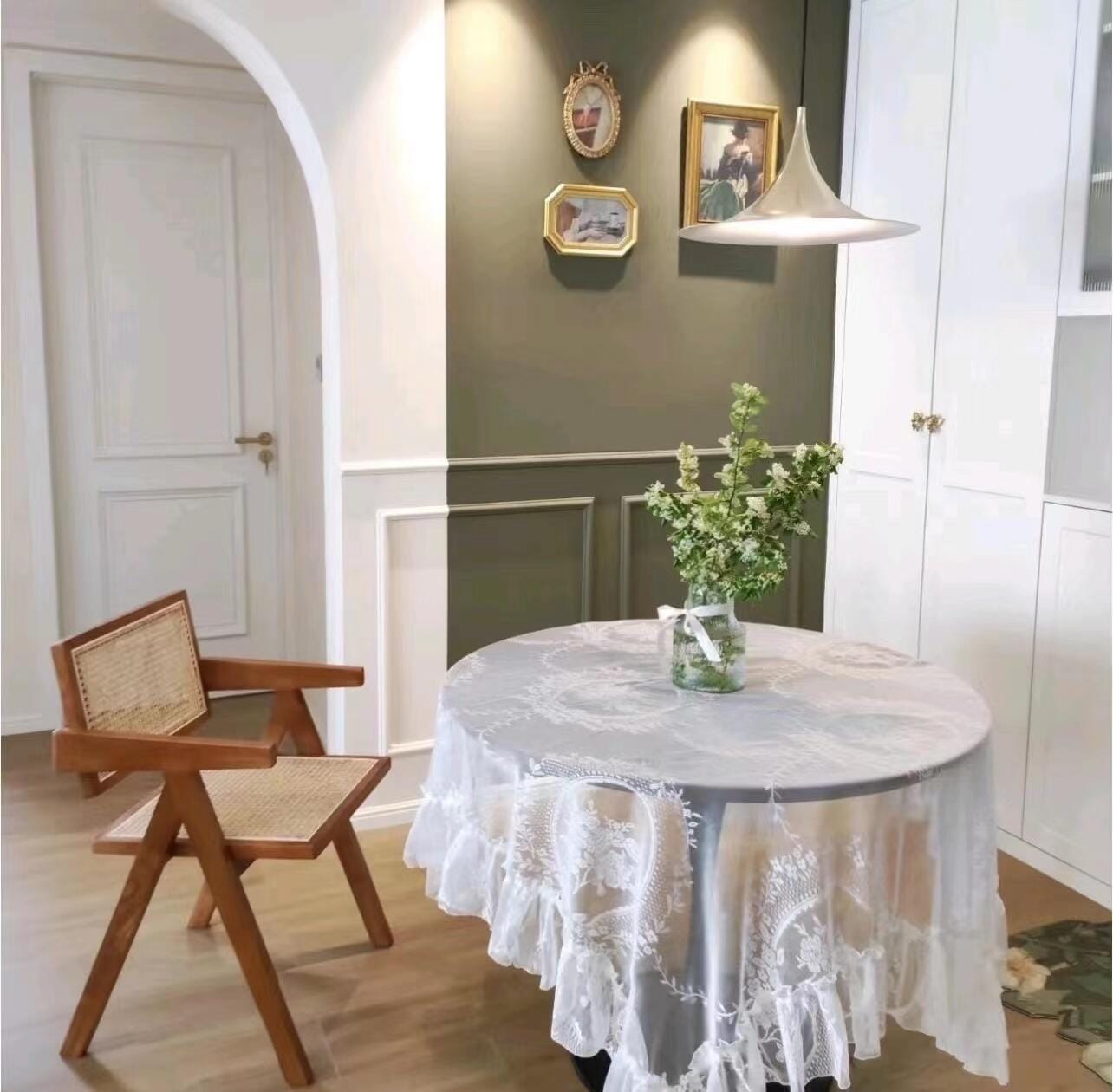 Customer photo review of Dreamtime Doily Tiered Floral Lace Table Cloth