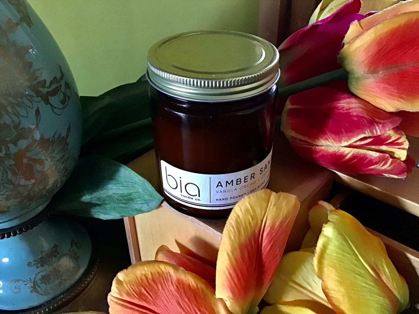 Customer photo review of Amber Santal Candle